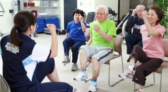 毎日の健康習慣、シニアにおすすめの簡単ストレッチ